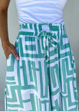 Load image into Gallery viewer, Jessika pants- ethereal print