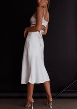 Load image into Gallery viewer, Heiress Midi dress ivory